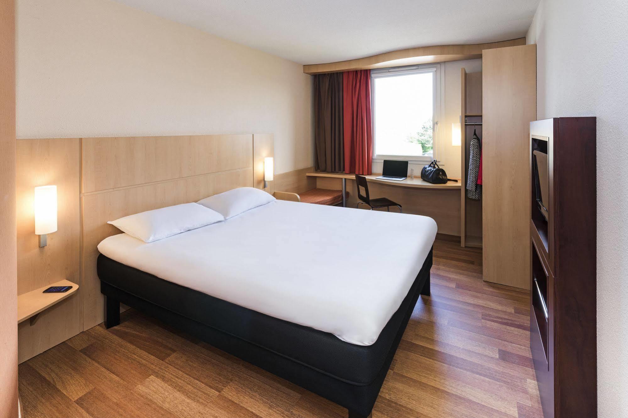 Ibis Karlsruhe Hauptbahnhof Hotel Exterior photo